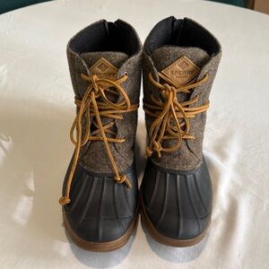 Sperry Women's Black and Brown Duck Boots